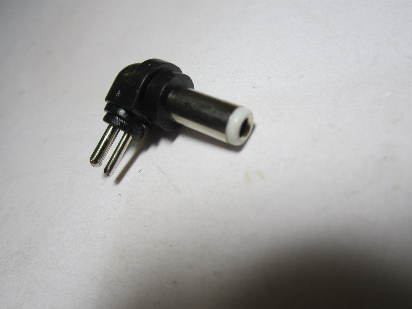 2 Pin Push on Universal Connector Tip with 90 Degree Corner Size 5.5mm x 2.5mm