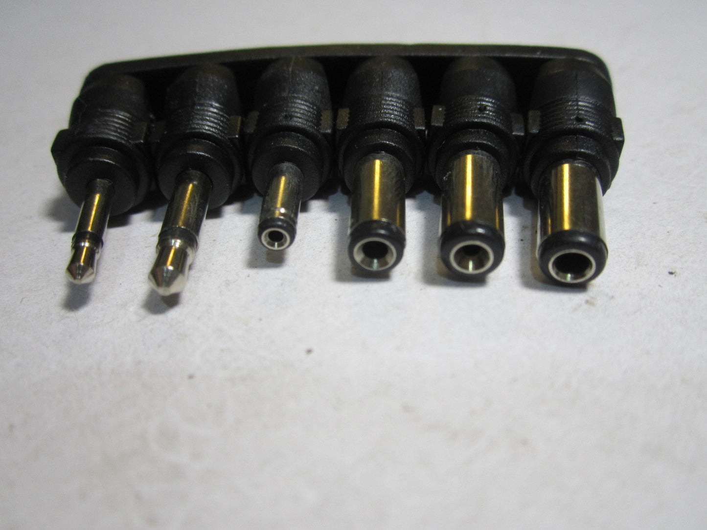 Set of 6 2 Pin Push on Universal Tip Connectors 2.5mm/3.5mm/5.5mm/1.5mm/2.1mm...