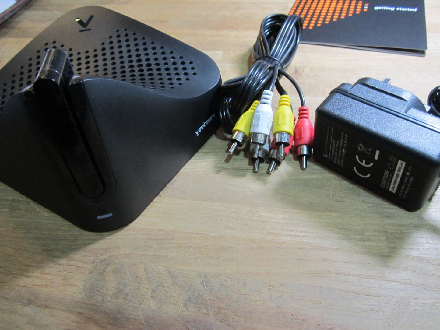 Veebeam VB02B-EU HD 2.4Ghz Wireless Laptop to TV HDMI Composite HDTV Link Screencast