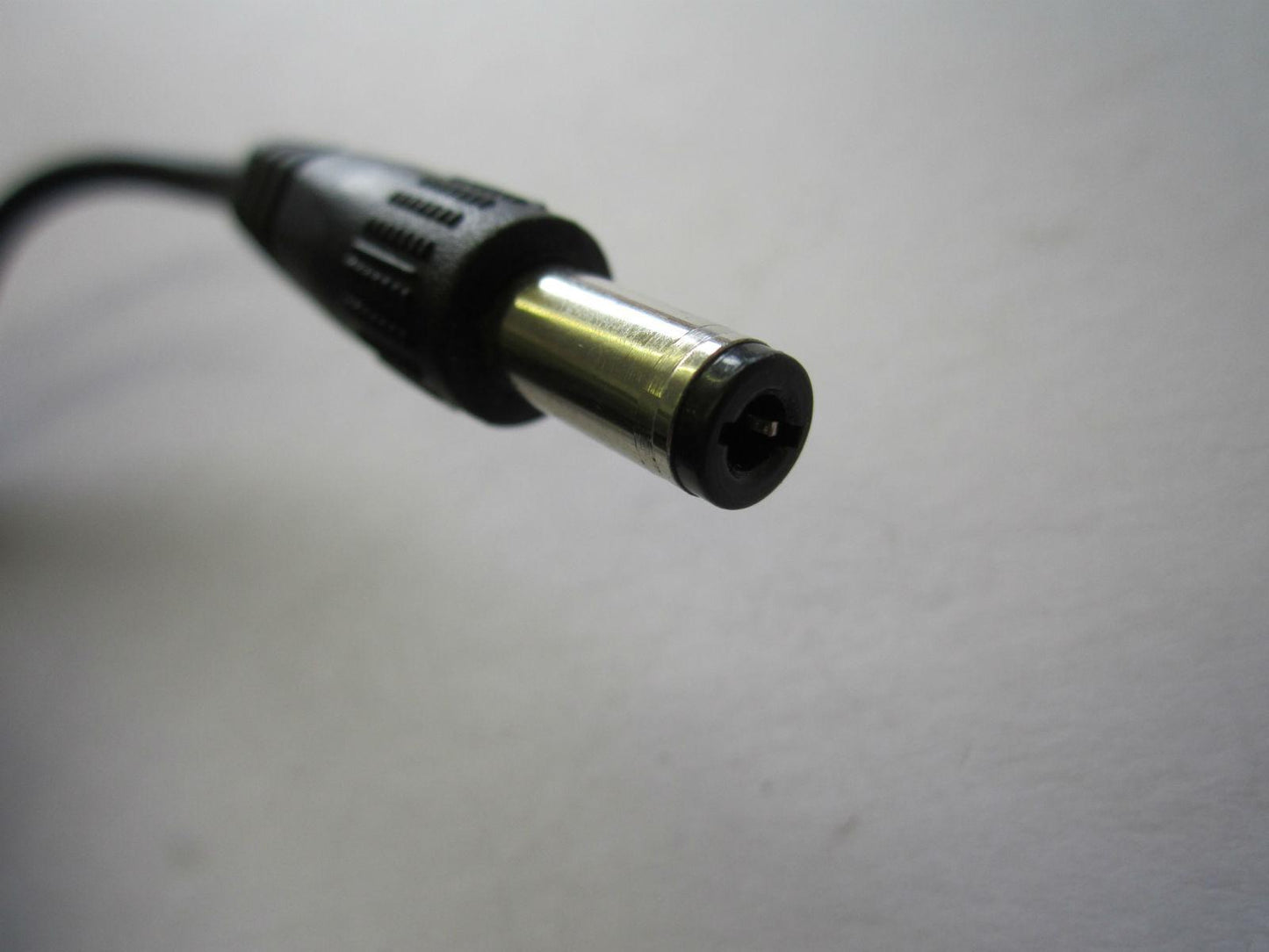9V 500mA AC-DC Switching Adapter Negative Centre Polarity Tip 4mm 4x1.7