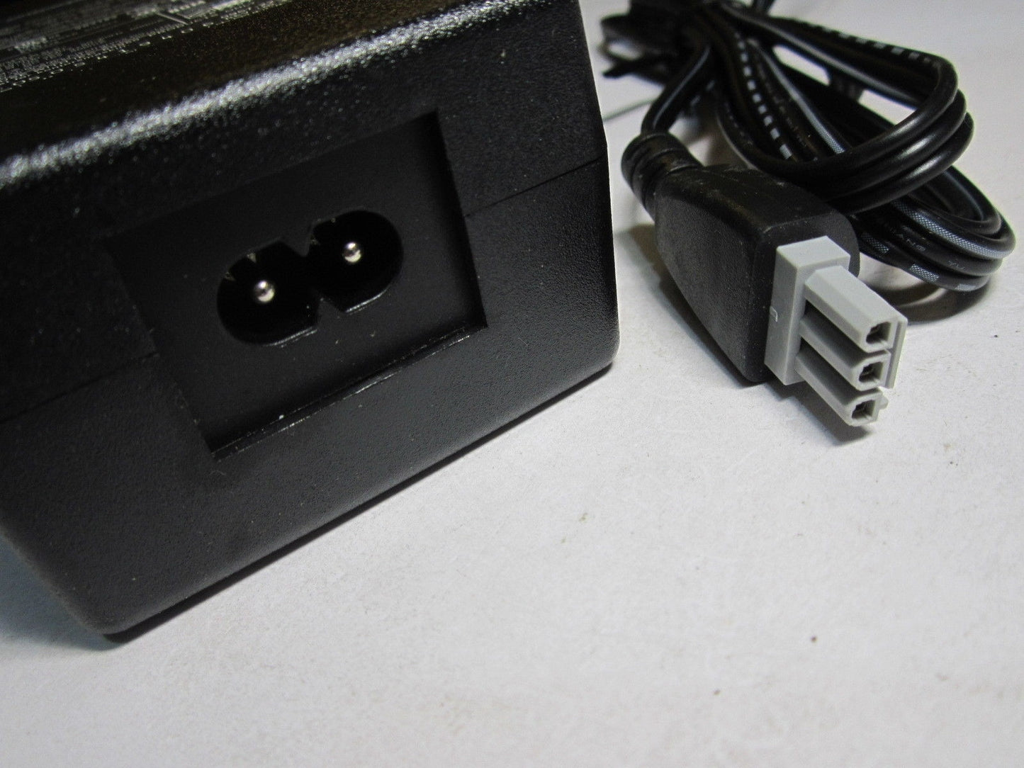 Genuine HP AC Power Adapter 0957-2231 32V 375mA 16V 500mA (No UK Lead Included)