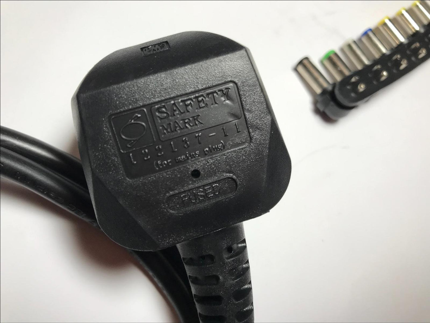 Replacement for 12.6V 3.5A 3500mA Mains AC-DC Adaptor Power Supply