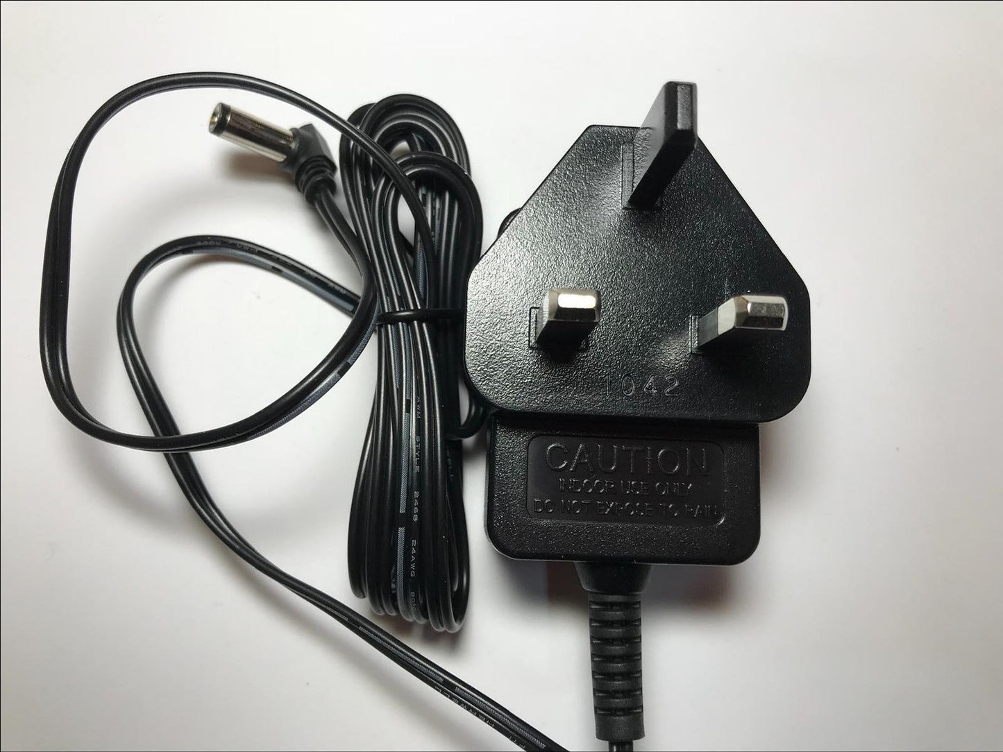 Replacement Switching AC-DC ADAPTOR Model HS03-0600300UK 6V 300mA
