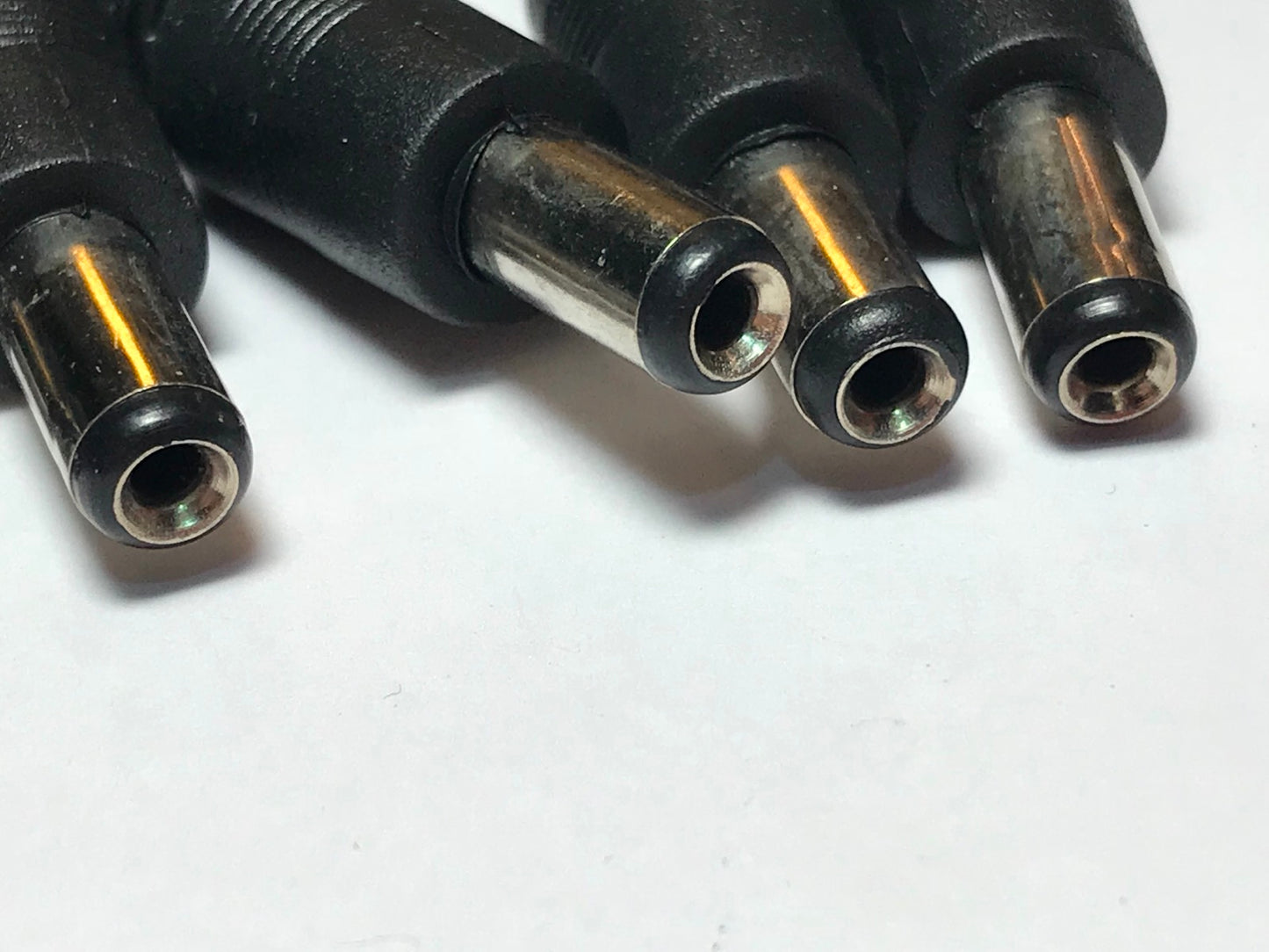 8 Way DC Splitter Lead with 1x 5.5mm x 2.1mm Socket & 8x 5.5 x 2.1 Male DC