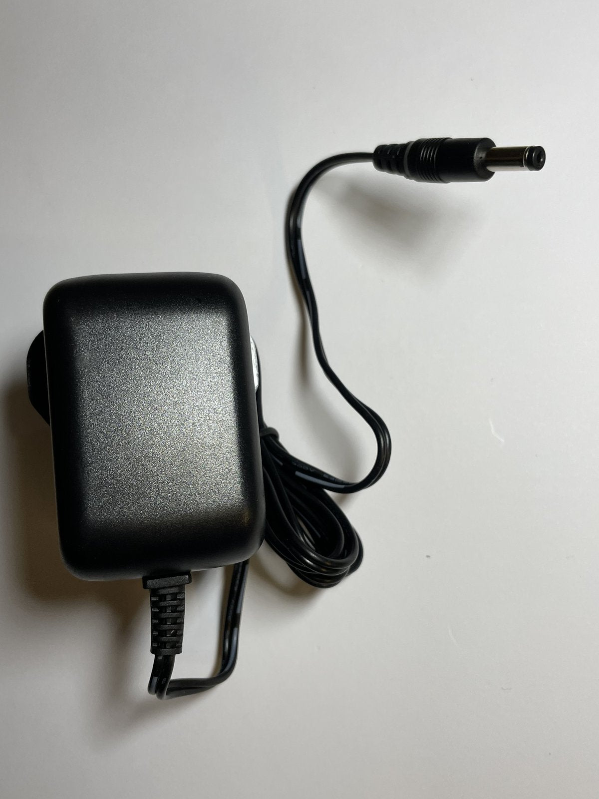 UK 5.5V 1.4A AC-DC Adaptor Power Supply Charger 4.75mm x 1.75mm Connector Size