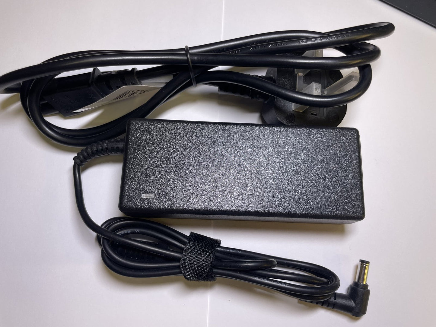 Replacement for 19.0V 3.42A 65.0W AC Adapter A18-065N3A Medion Akoya Laptop
