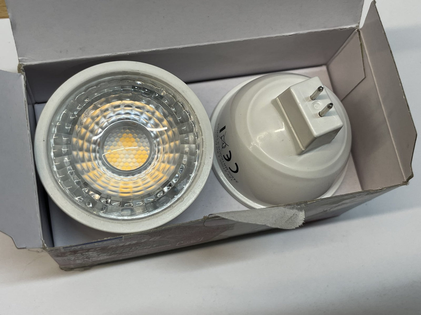 Pack of 2 Wickes LED MR16 Lamp 4.8W 35W INCANDESCENT 345 Lumen W141654W