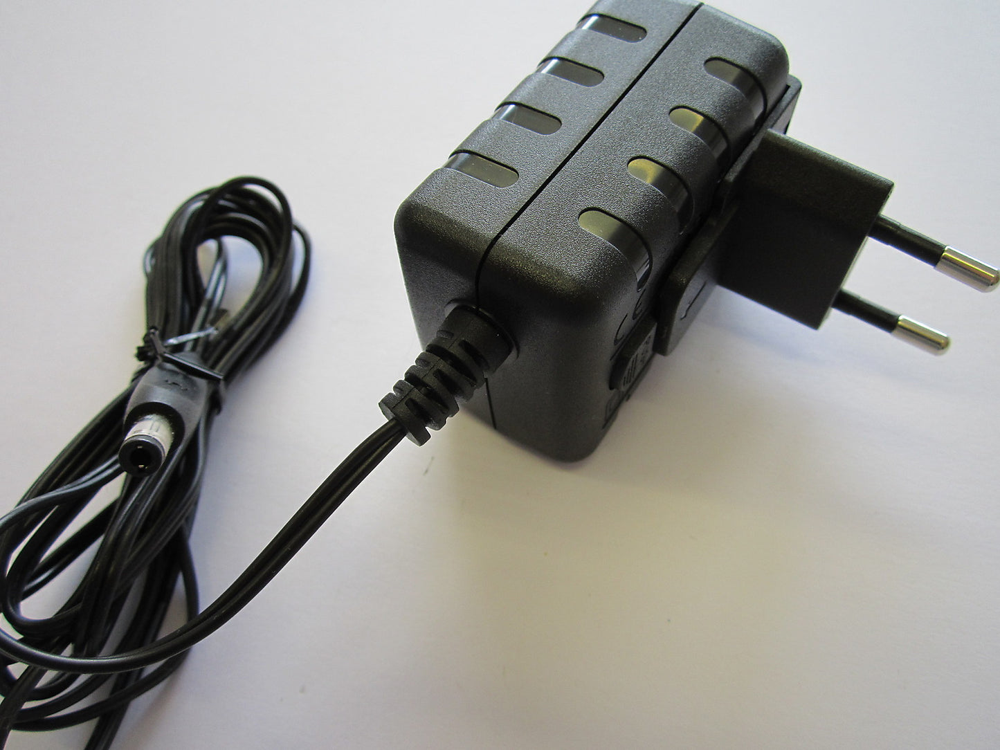 EU 2 Pin European Genuine 12V 1.5A APD AC Adapter WA-18Q12R Asian Power Devices