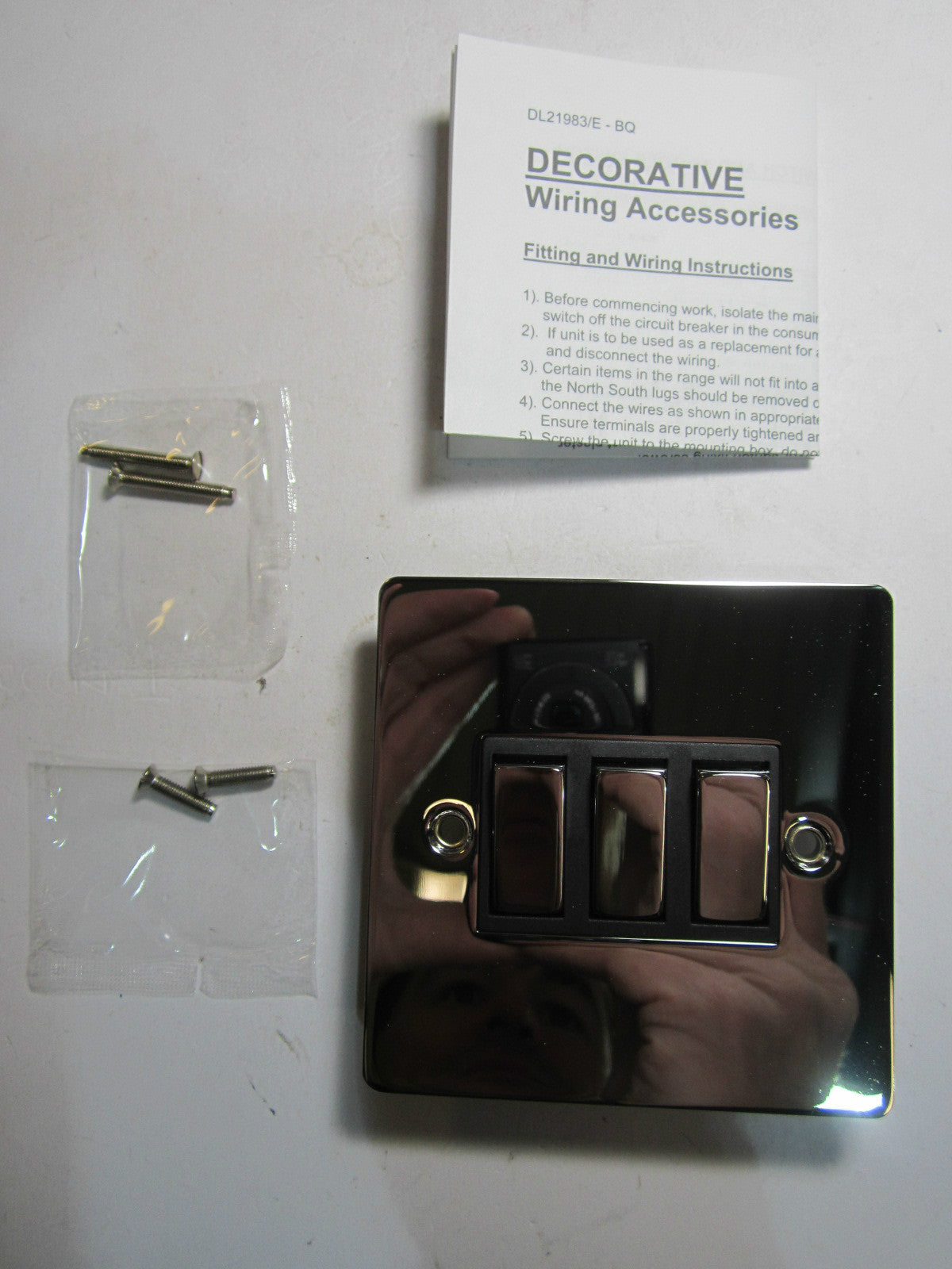 Volex 3 Gang 2 Way Lightswitch 10AX Black Interior Polished Chrome Flat Plate