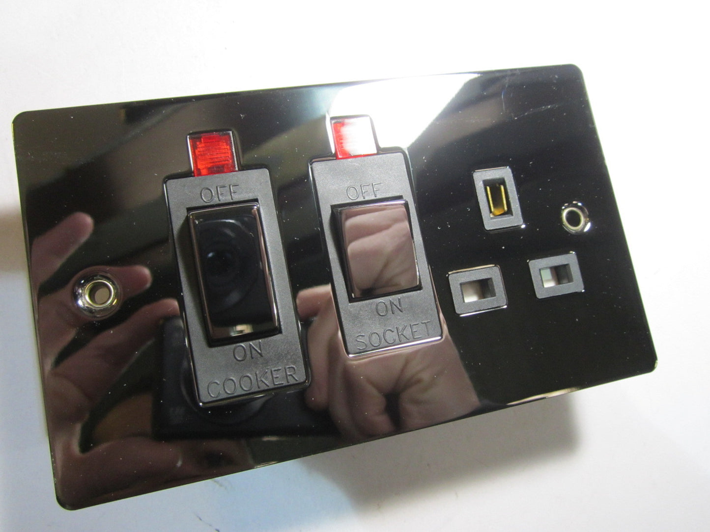 Volex Cooker Control 45A Switch 13A Socket with Neon Black Interior Nickel Flat
