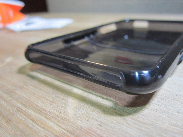 Speck SeeThru iPod Touch 2G 2 Part Case Cover to allow Dock onto Docking Station