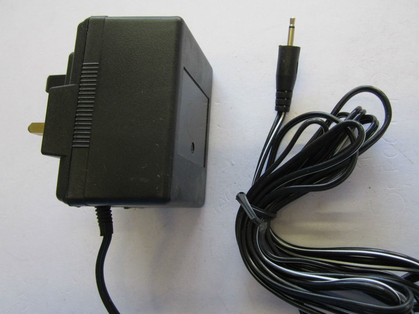 5.5V UK Mains AC-DC Adaptor Power Supply with 2.5mm Male Jack Plug