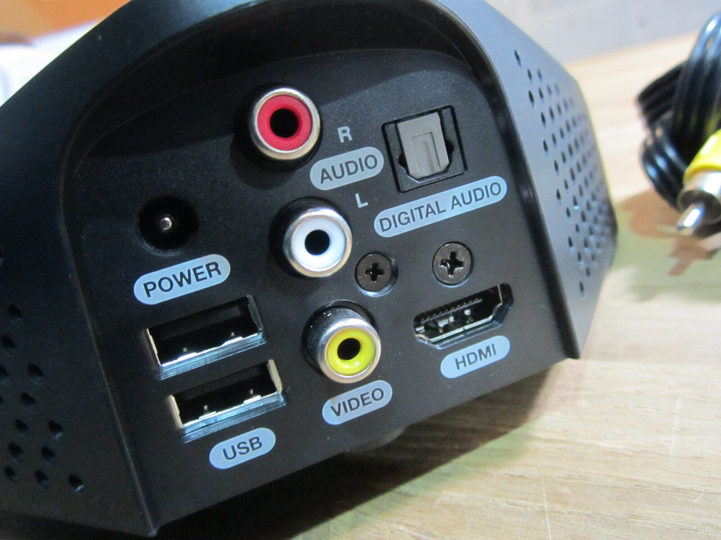 Veebeam VB02B HD Wireless Laptop PC to TV HDMI Composite HDTV Link Screencast