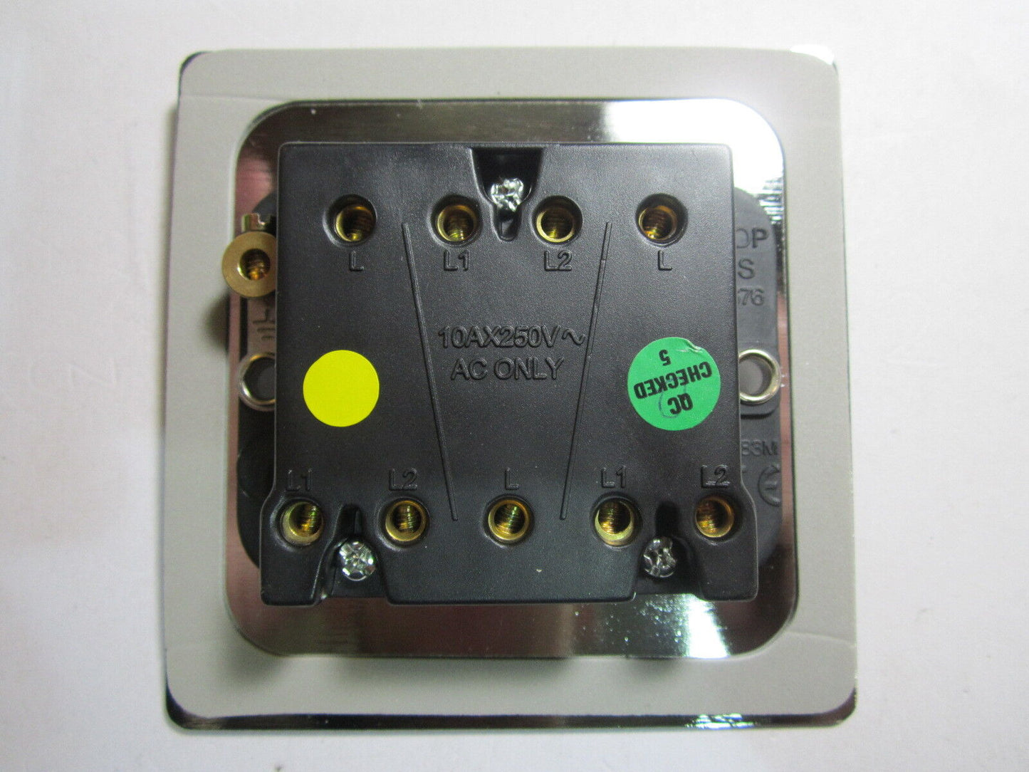 Volex 3 Gang 2 Way Lightswitch 10AX Black Interior Polished Chrome Flat Plate