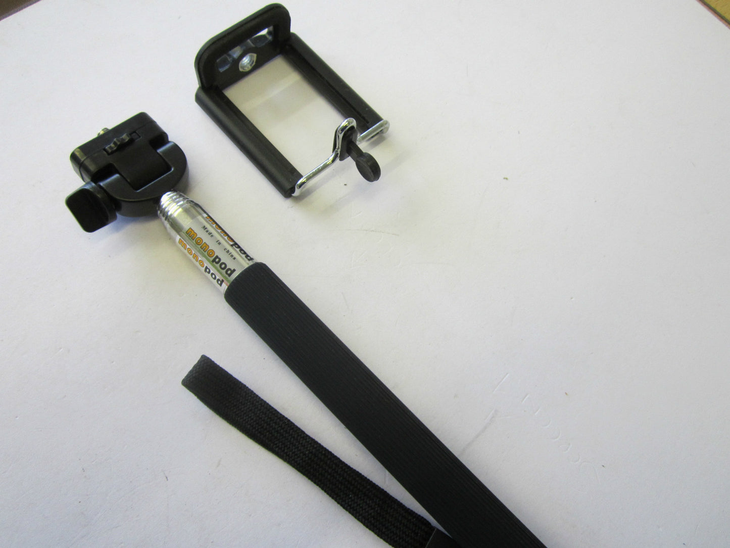 Black Monopod Telescopic Pole for Selfie Photo/Video Taking with Mobile Phone