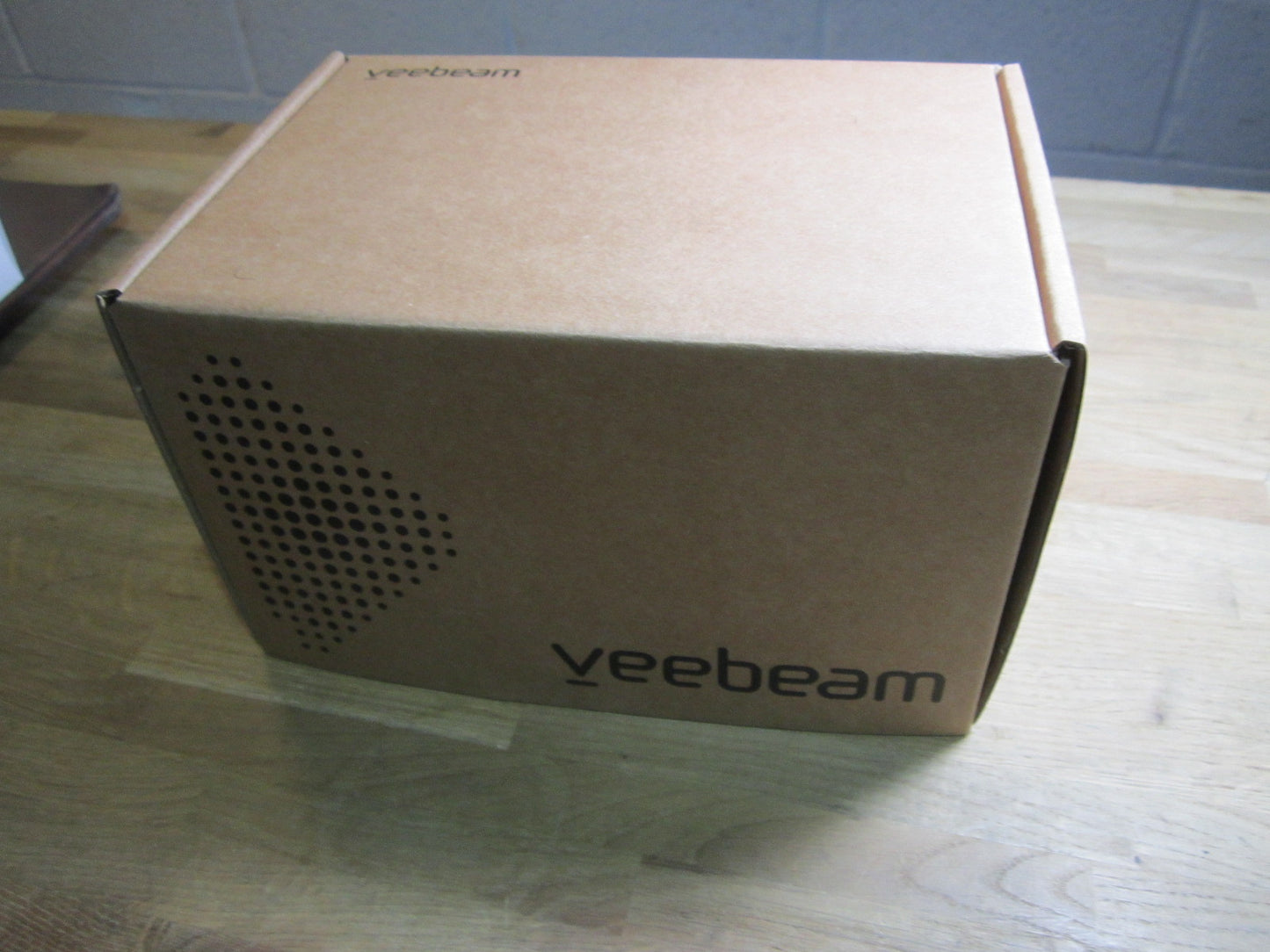 Veebeam VB02B-EU HD 2.4Ghz Wireless Laptop to TV HDMI Composite HDTV Link Screencast