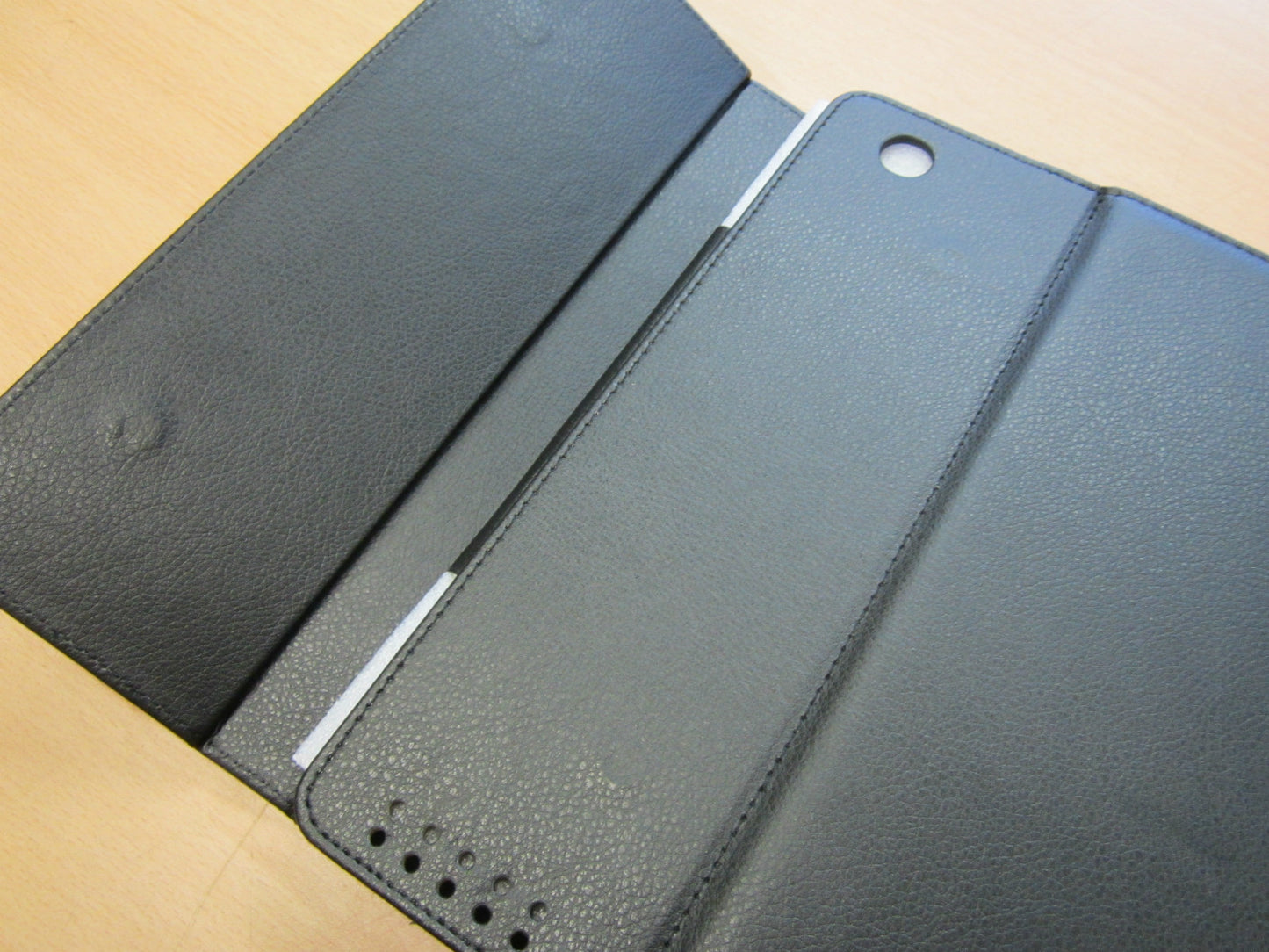 Black Bluetooth Wireless Keyboard Real Leather Carry Case/Stand Apple iPad Air