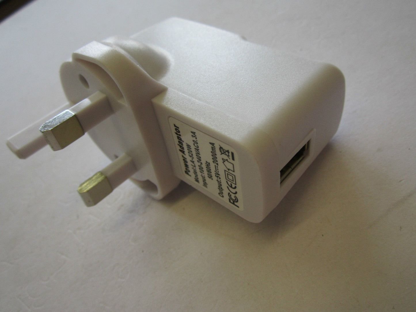 White Replacement for 5V 2.0A Switching Adapter model ADS-10BA-06 05010G UK Plug