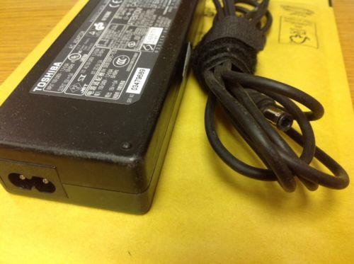 Genuine TOSHIBA AC ADAPTOR PA3201U-1ACA SEB100P2-15.0 15V 5A