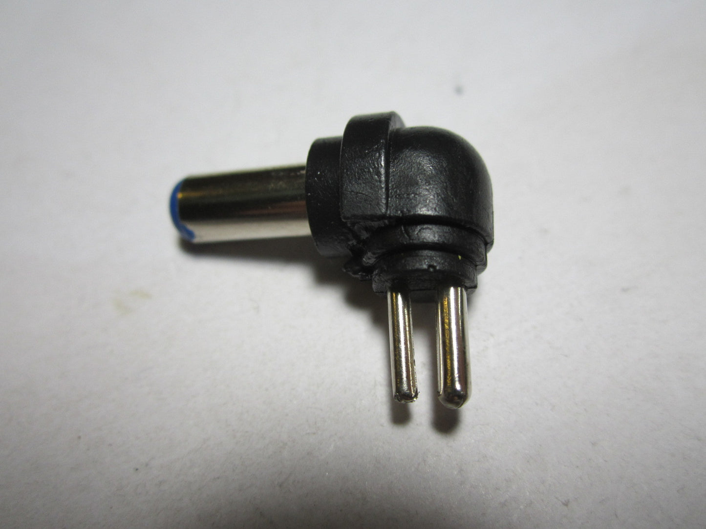 2 Pin Push on Universal Connector Tip with 90 Degree Corner Size 5.5mm x 2.1mm