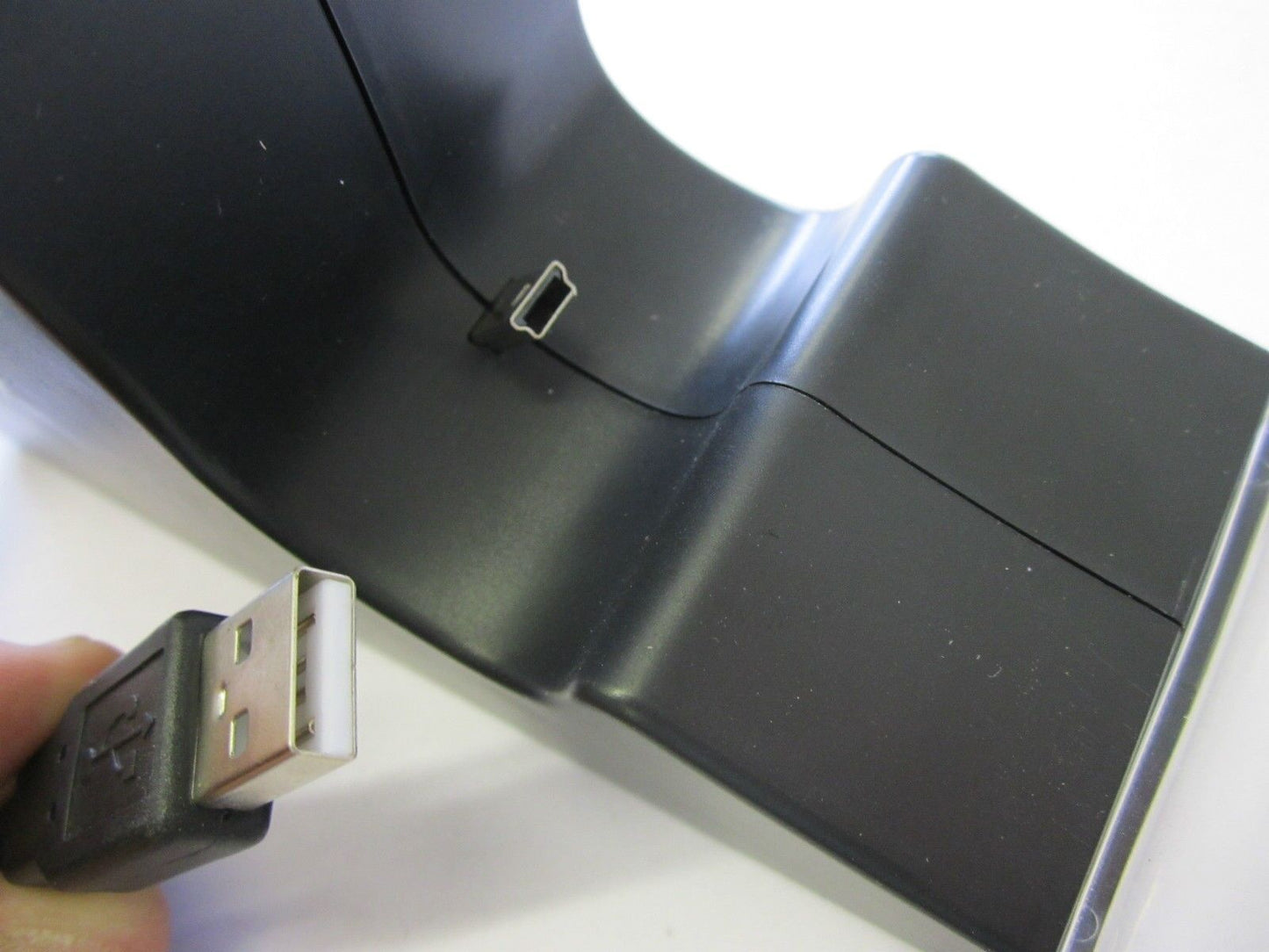 GameOn PS3 Stylish Deluxe Dual Charging Station for Two Wireless Controllers