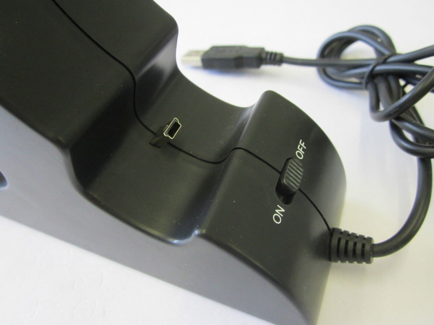 GameOn PS3 Stylish Deluxe Dual Charging Station for Two Wireless Controllers
