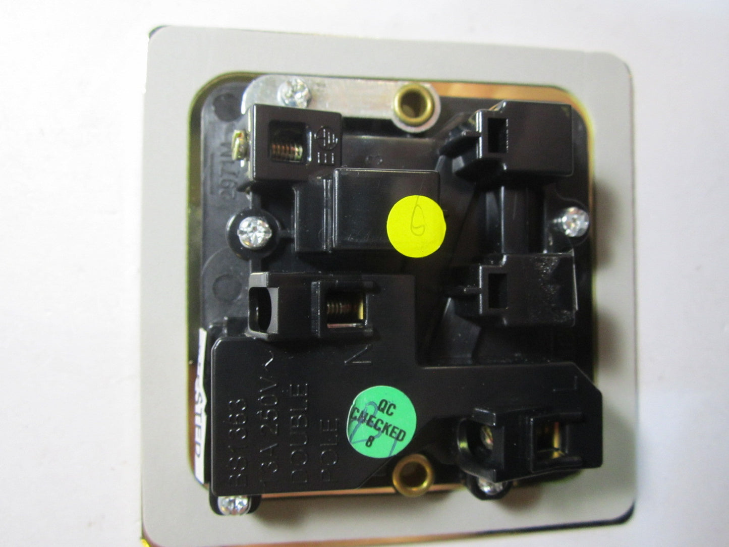 Volex 1 Gang Switched Socket 13A Double Pole Black Interior Polished Brass Flat
