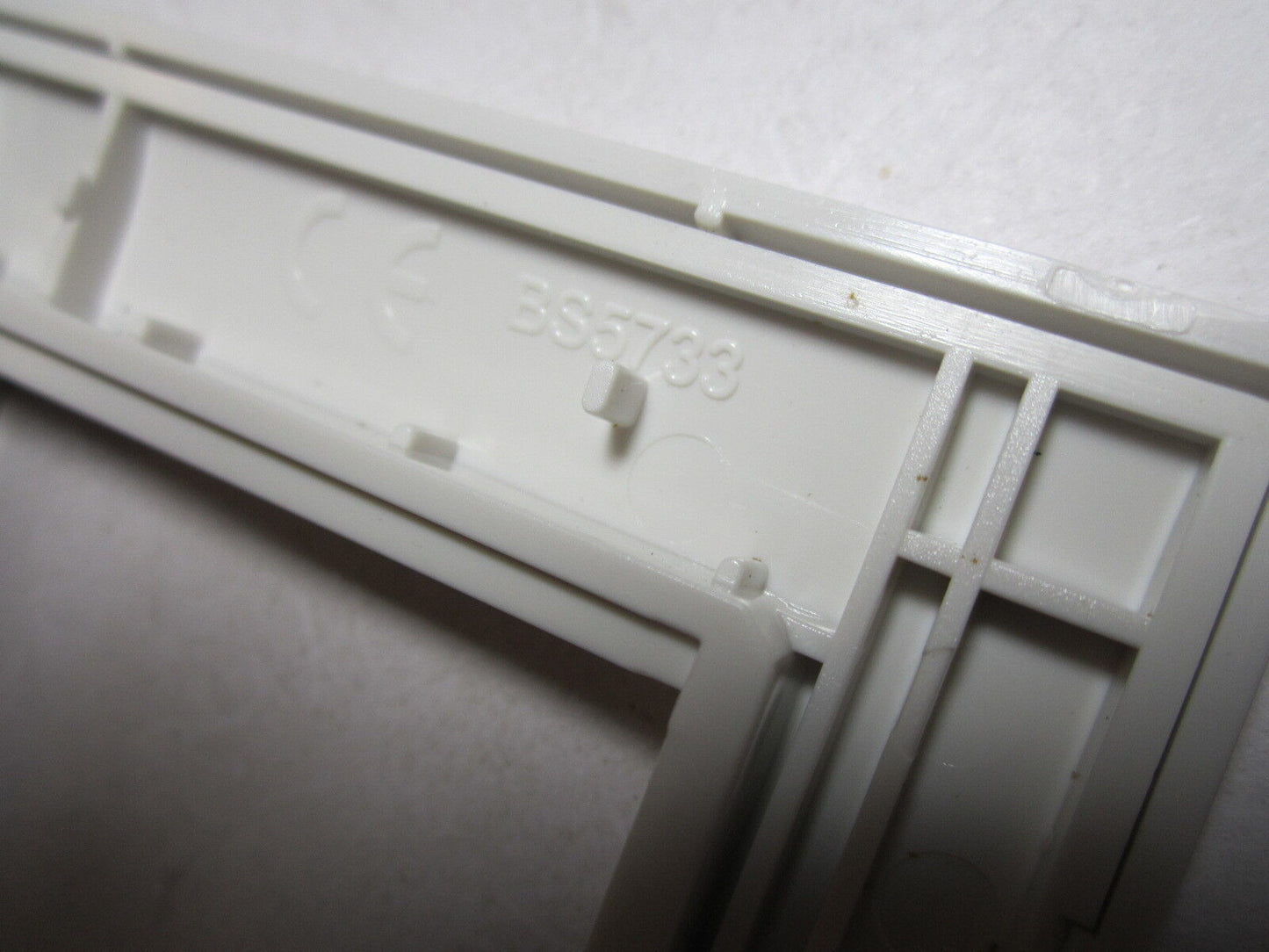 Crabtree ET092 2 Module Communication Plate White DL22544/C