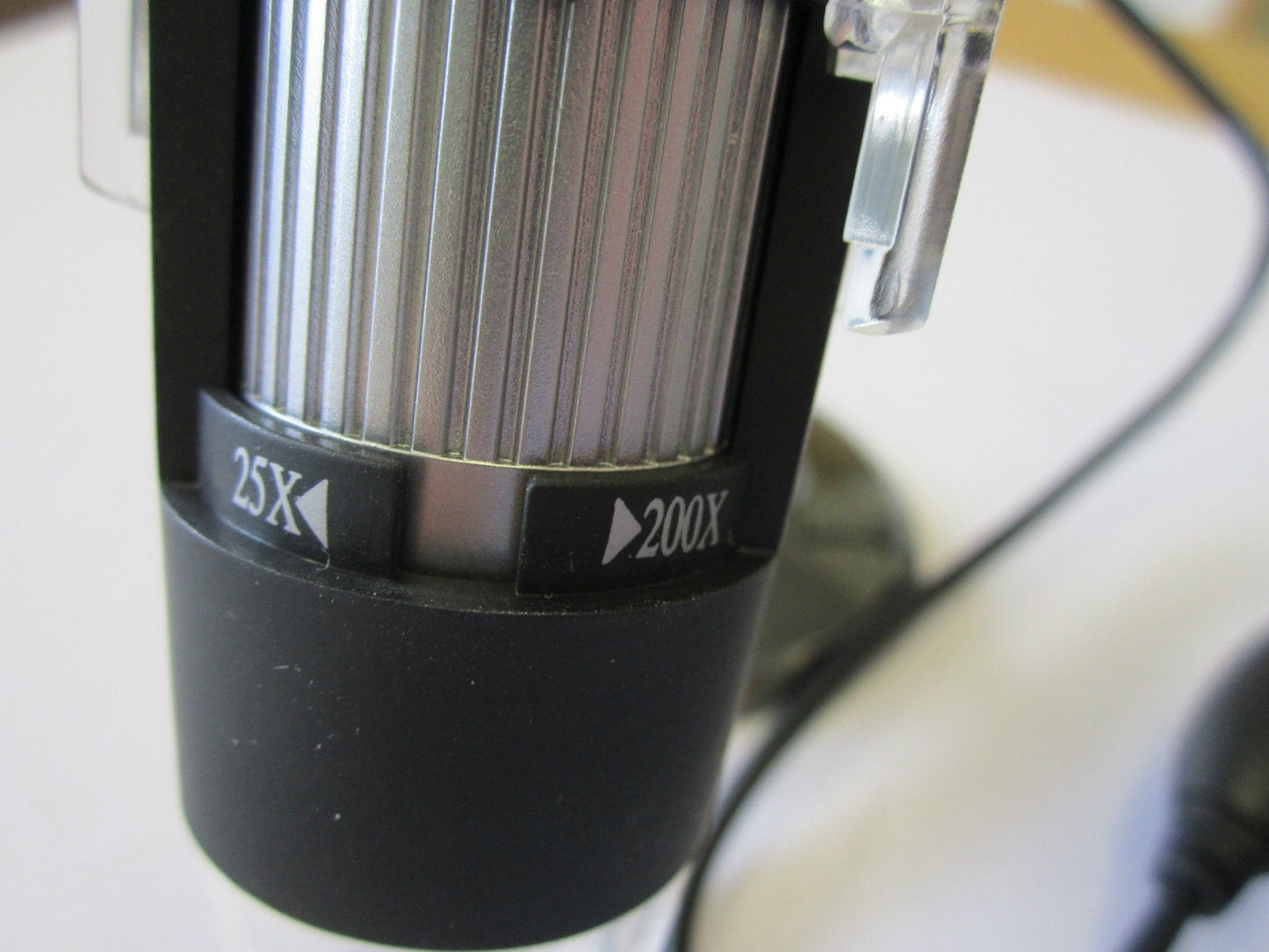 USB 2.0 & 1.1 Digital Microscope with 200x Magnification/Light/Software