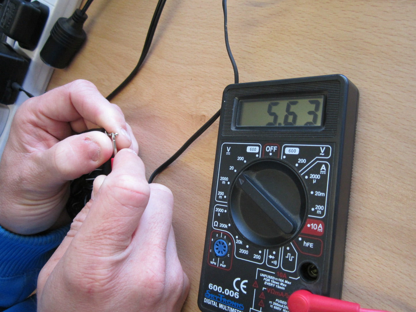 5.5V EU Mains AC-DC Adaptor Power Supply with 2.5mm Male Jack Plug