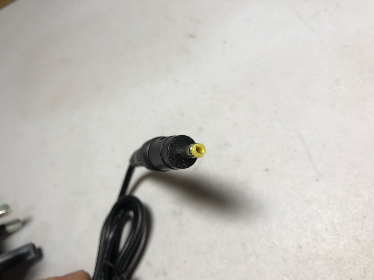 Replacement for 5V 2.5A THX050250KB AC Adaptor Power Supply 4 Bush 10inch Tablet