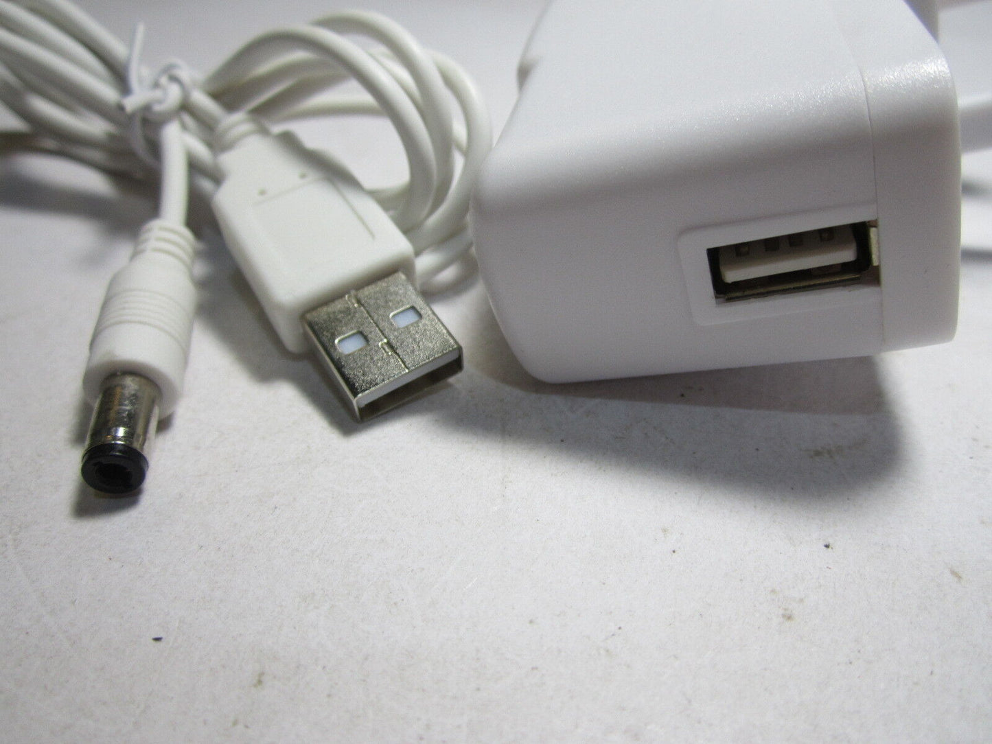 UK 5V 2A 2000mA White Mains AC-DC Switching Adaptor Power Supply 5.5mm x 2.1/2.5