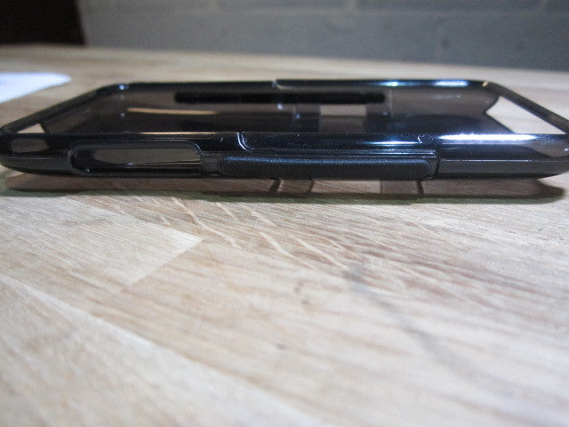 Speck SeeThru iPod Touch 2G 2 Part Case Cover to allow Dock onto Docking Station