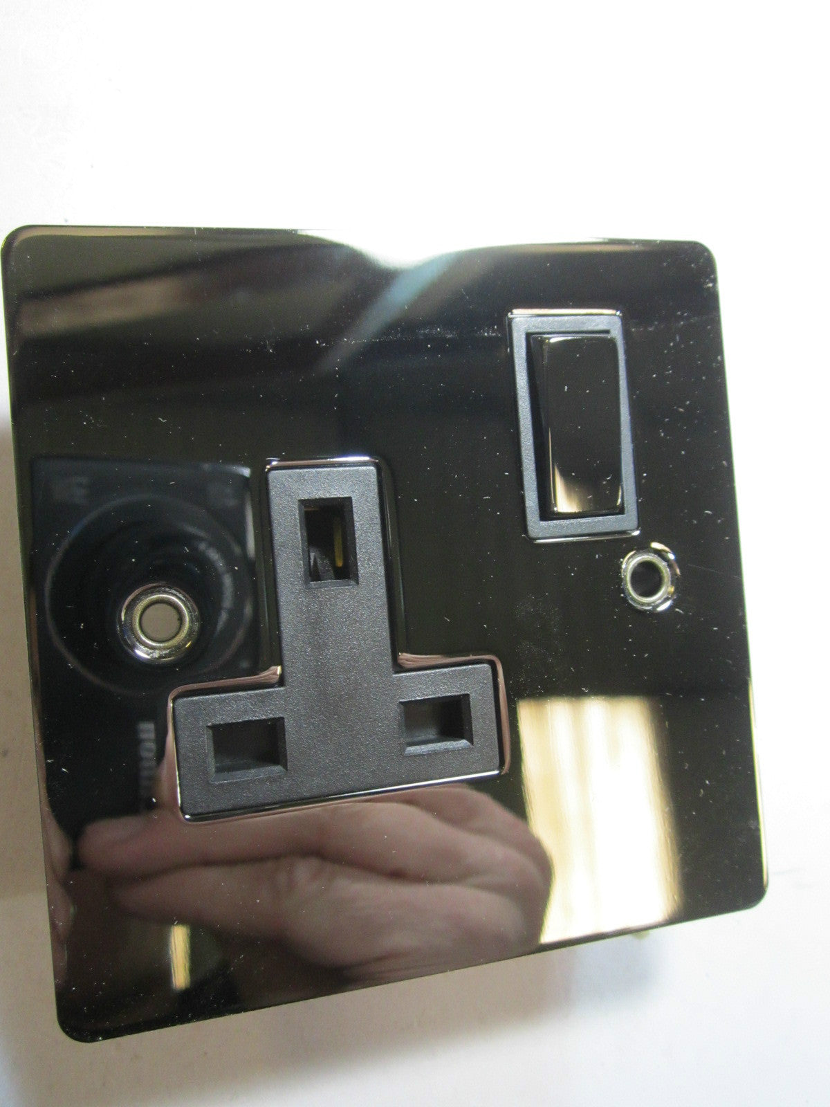 Volex 1 Gang Switched Socket 13A Double Pole Black Interior Black Nickel Flat