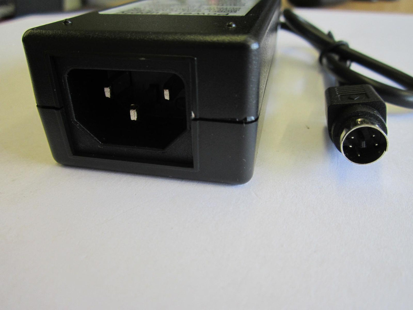 12V 2A 5V 2000mA GND 5 Pin Hard Drive Power Supply same as CS-120/0502000-E