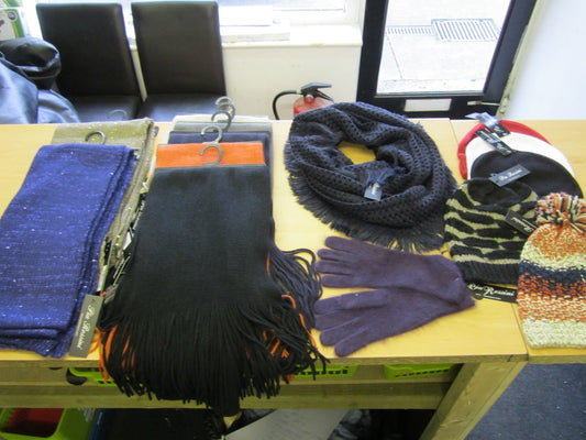Joblot of 14 Items of Pia Rossini Hats/Scarf/Gloves Accessories
