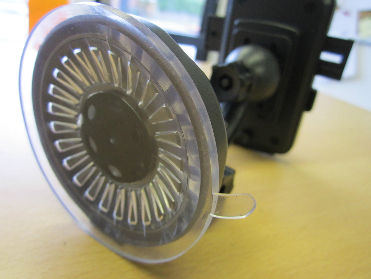 High Quality Car/Van/Lorry Windscreen Sucker Suction Mount for Blackberry Bold