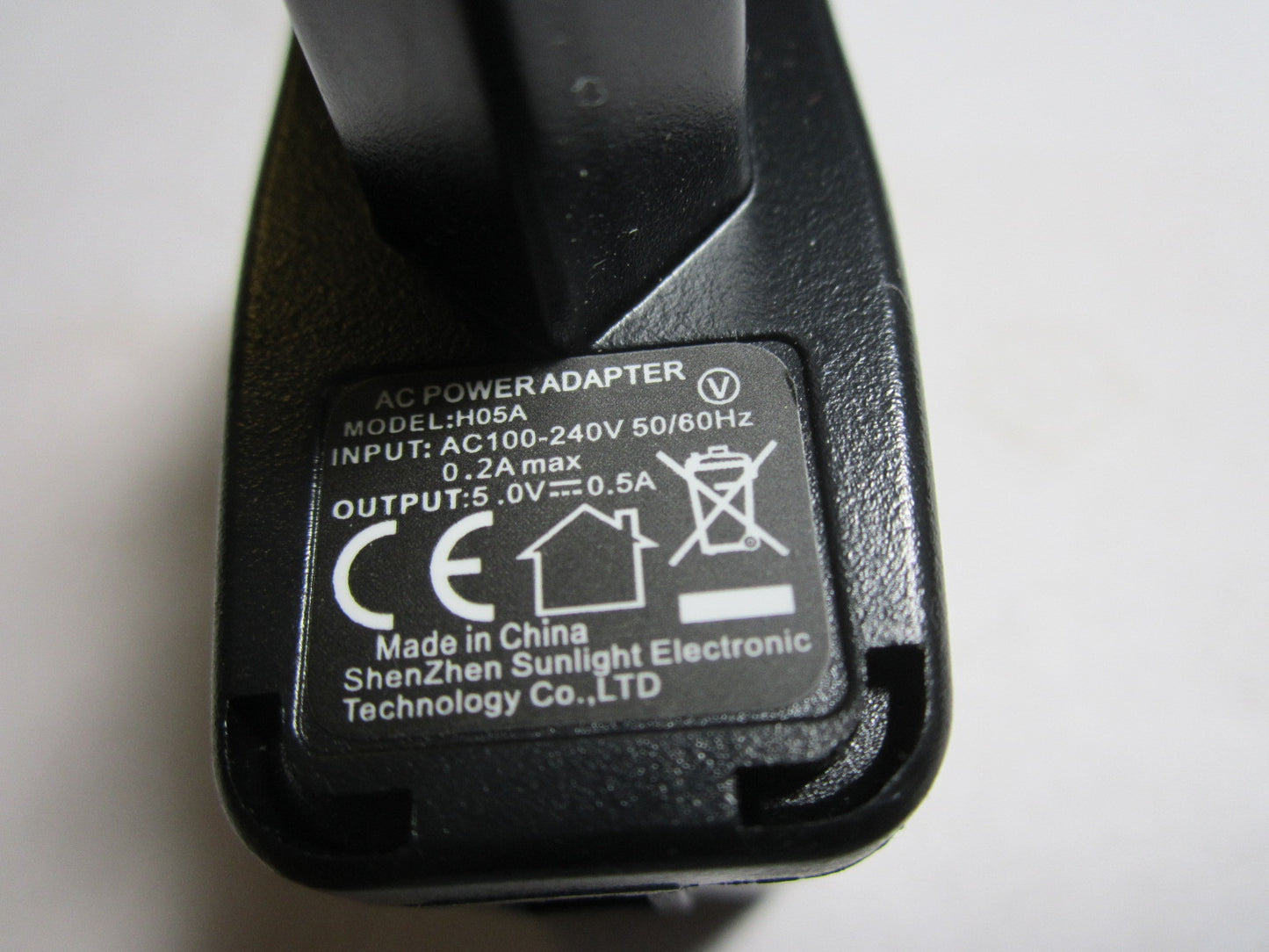 Genuine AC POWER ADAPTER H05A 5.0V 0.5A SHENZHEN SUNLIGHT ELECTRONIC EU PLUG