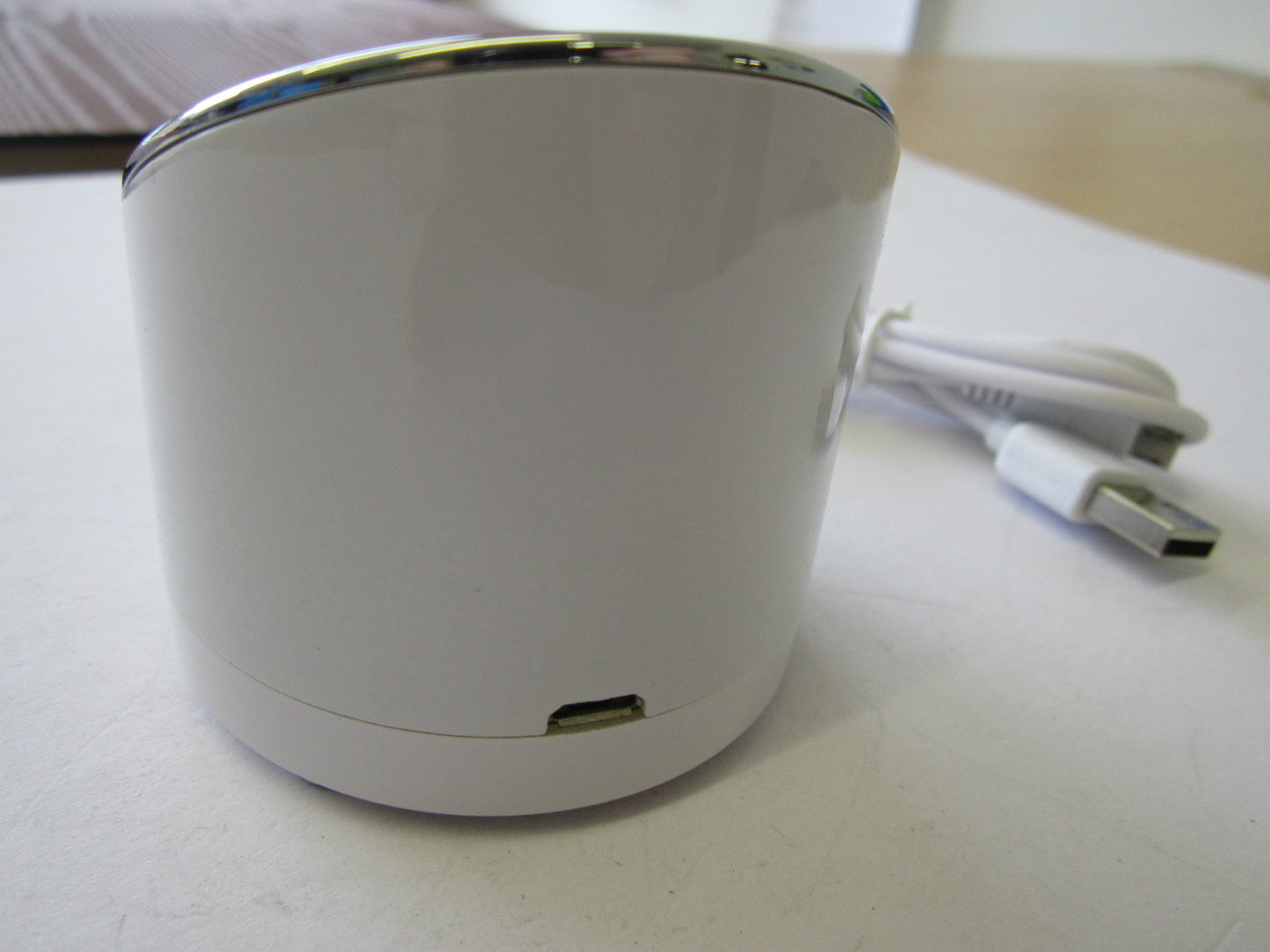 Stylish Angled Gloss 2.4Ghz Wireless Charging Transmitter Desktop Pad/Dock +USB