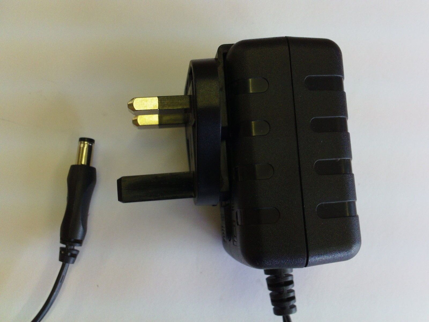 12.0V 1.5A AC-DC Power Supply for Flypower Switching Adapter PS18K1201500UE 12V