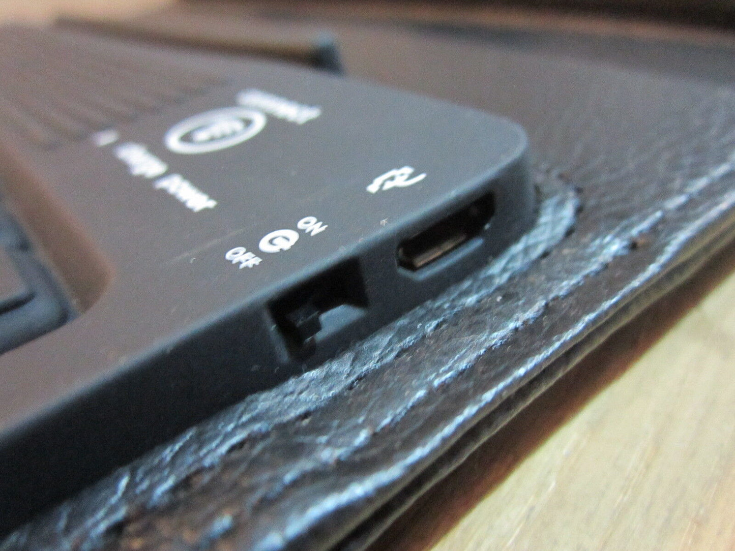 Black Leather Carry Stand with Bluetooth Keyboard for Motorola Xoom Zoom Tablet