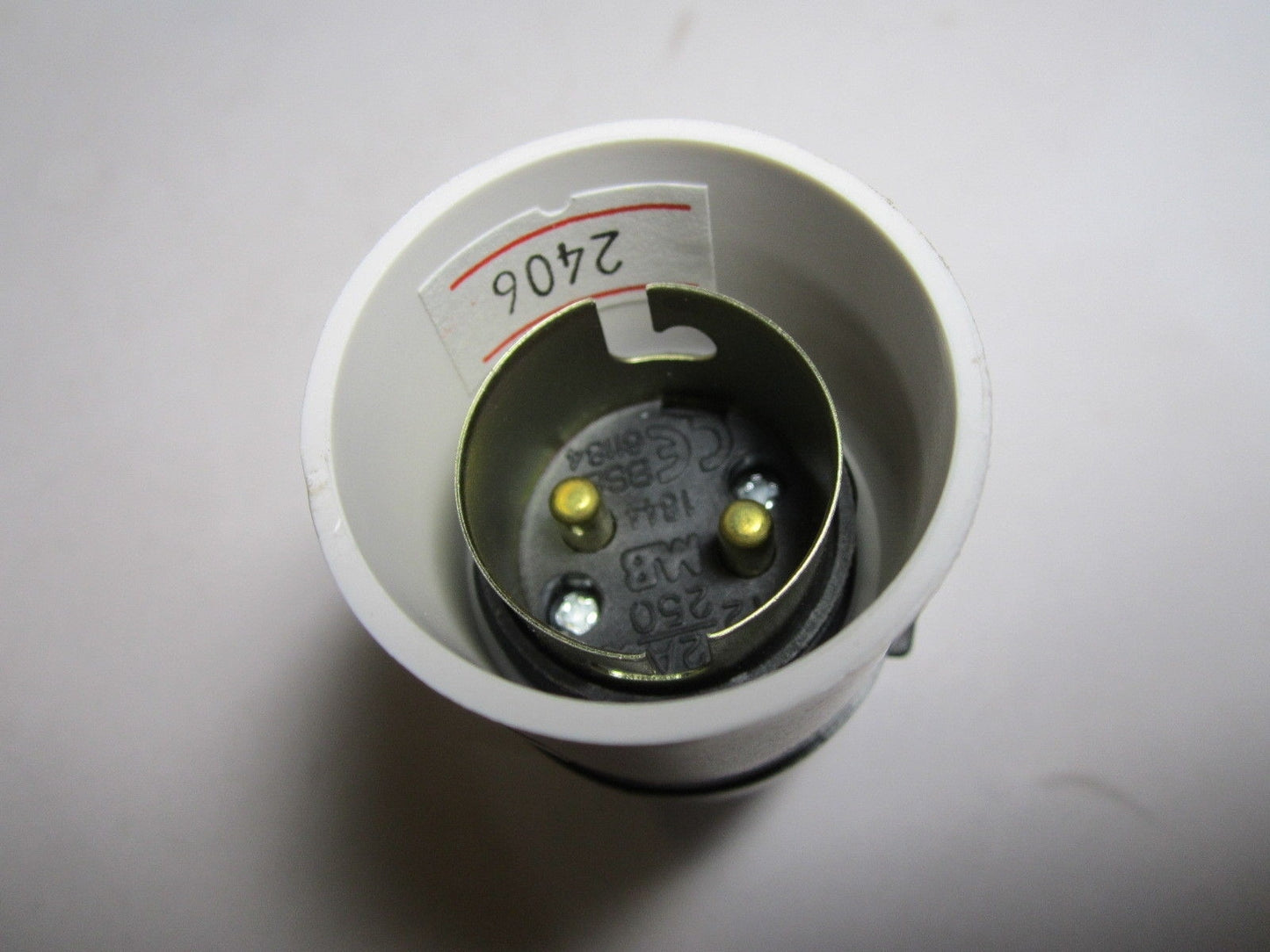 White MARBO Lampholder with Cordgrip C0050 T2 Rated Max 100W Light Fitting