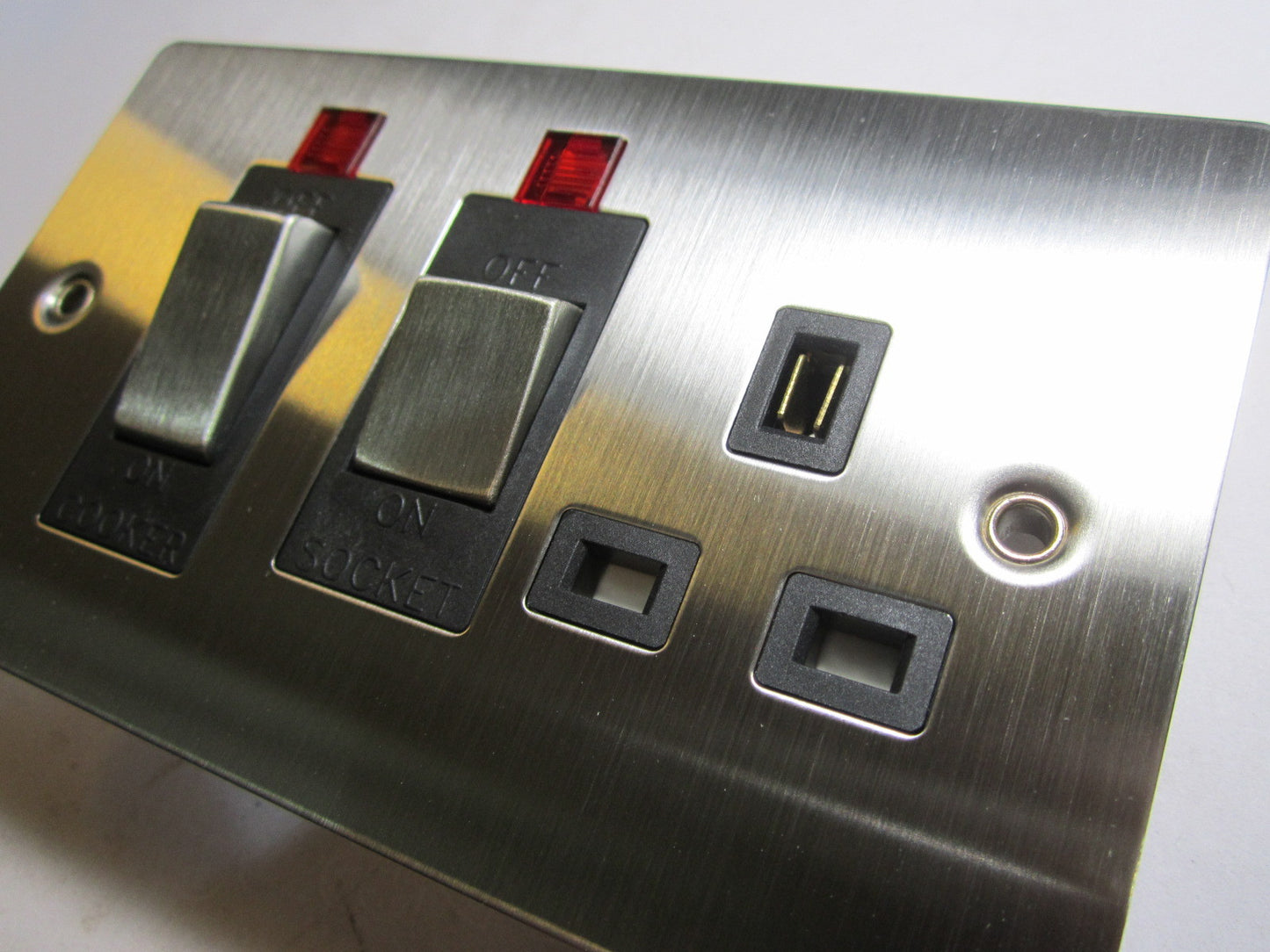 Volex Cooker Control 45A Switch 13A Socket Neon Black Interior Stainless Steel