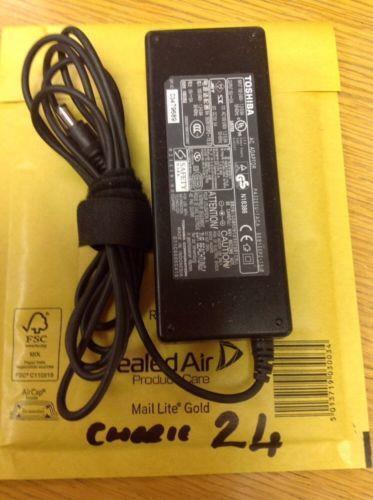 Genuine TOSHIBA AC ADAPTOR PA3201U-1ACA SEB100P2-15.0 15V 5A
