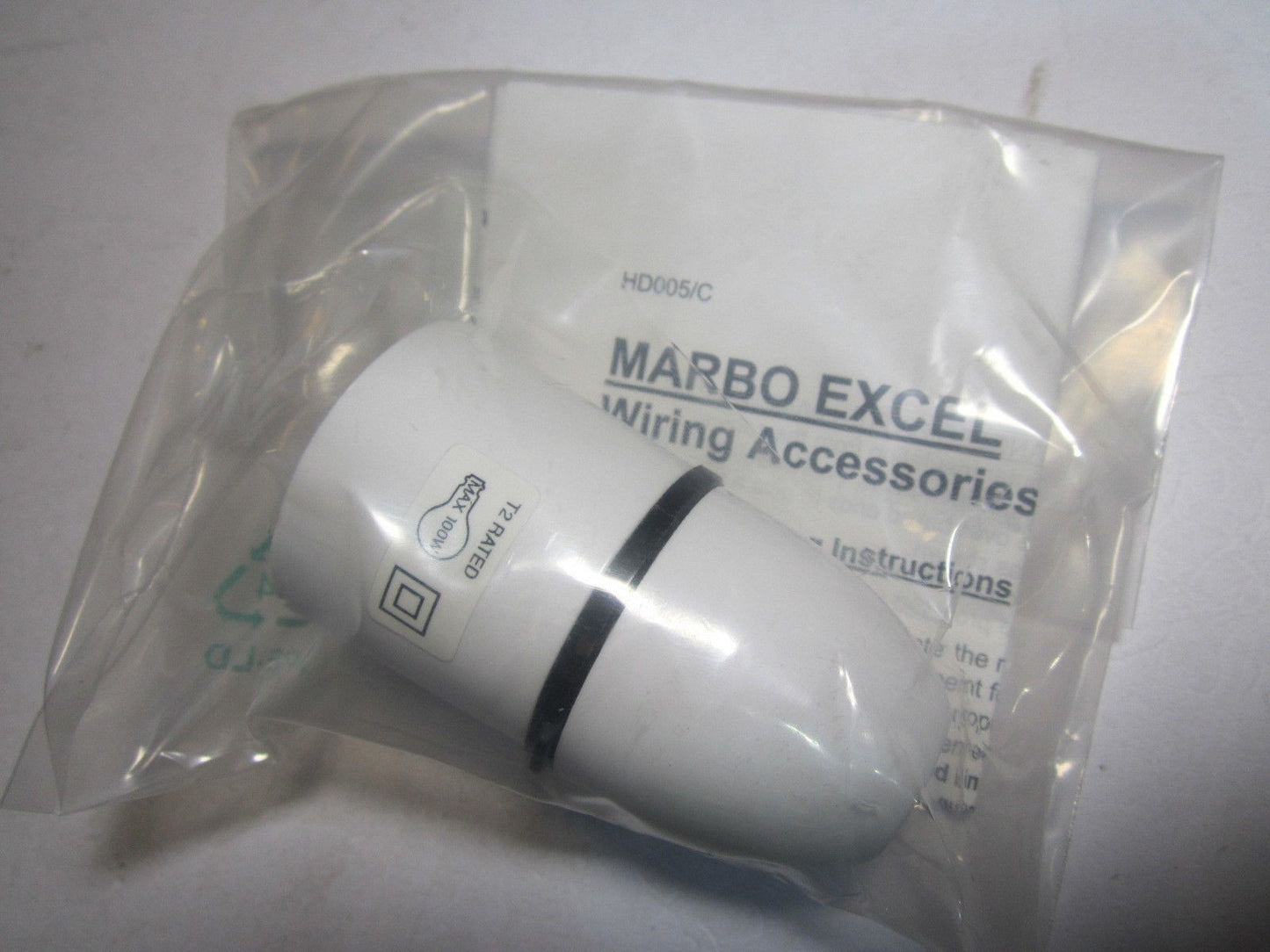 White MARBO Lampholder with Cordgrip C0050 T2 Rated Max 100W Light Fitting