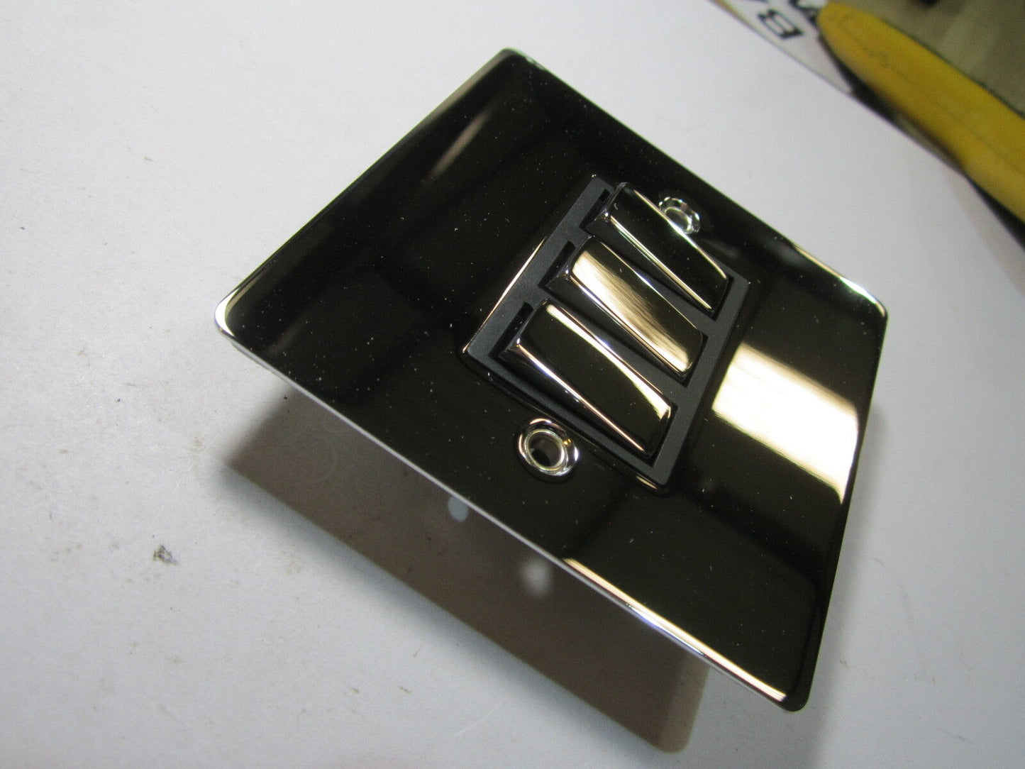 Volex 3 Gang 2 Way Lightswitch 10AX Black Interior Polished Chrome Flat Plate