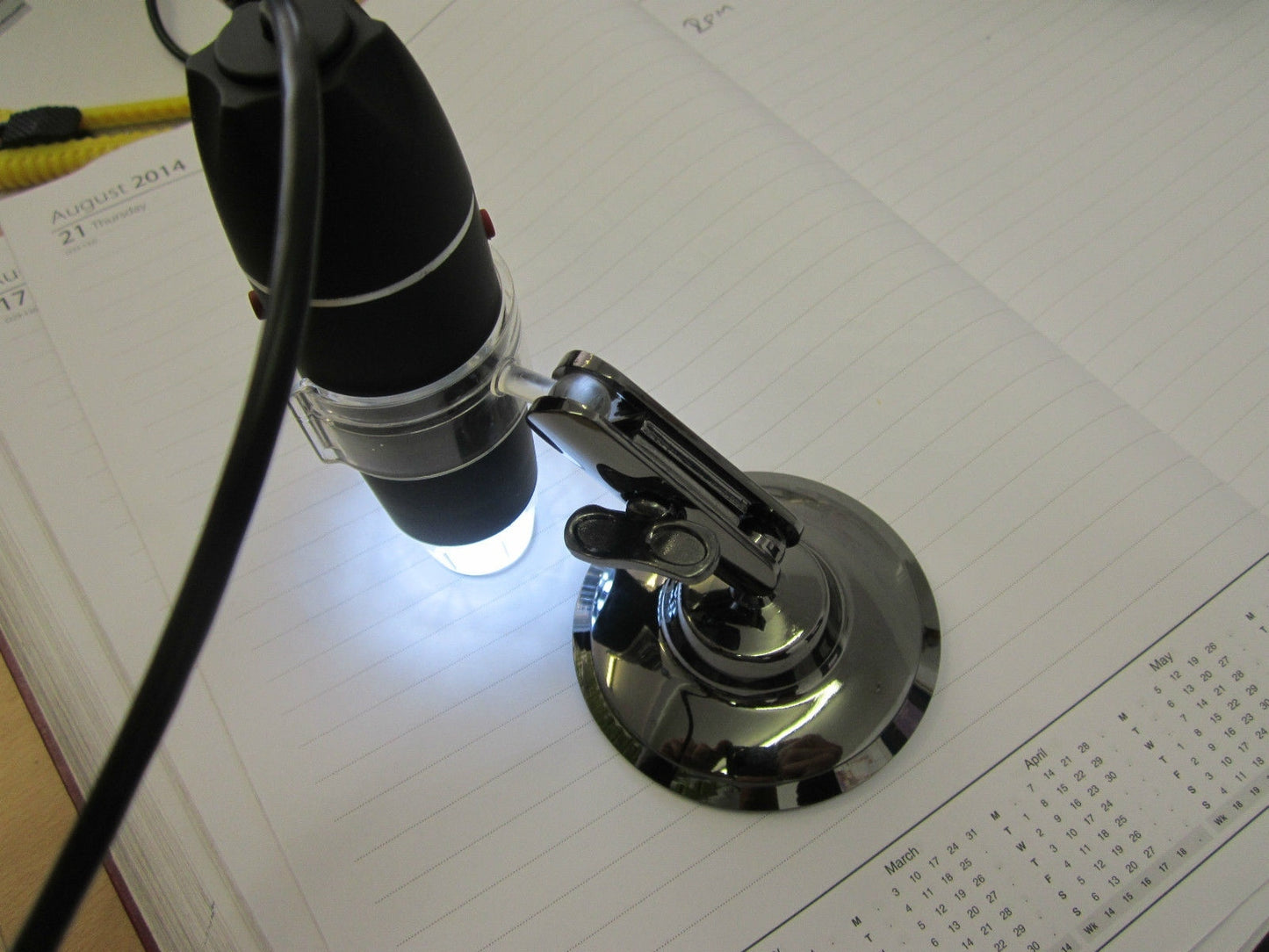 USB 2.0 & 1.1 Digital Microscope with 200x Magnification/Light/Software