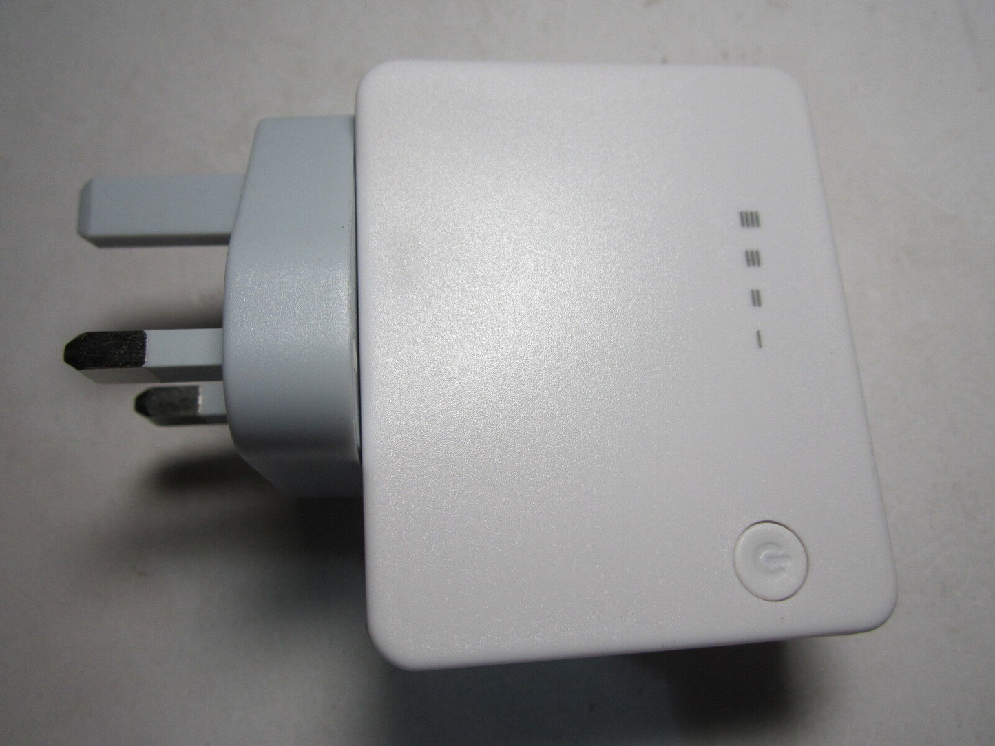 UK 5V 2.4A + 5V 2.1A Dual USB Mains Charger Adaptor + Power Bank 3000mAh Battery