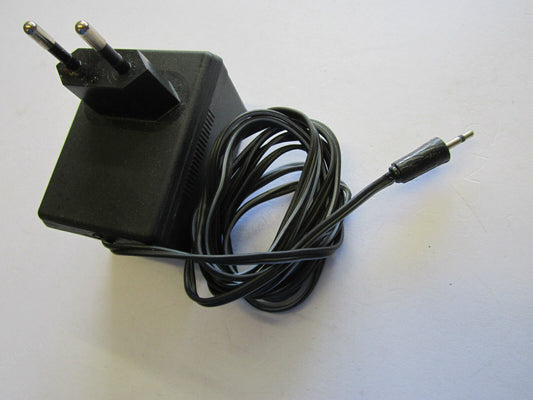 5.5V EU Mains AC-DC Adaptor Power Supply with 2.5mm Male Jack Plug