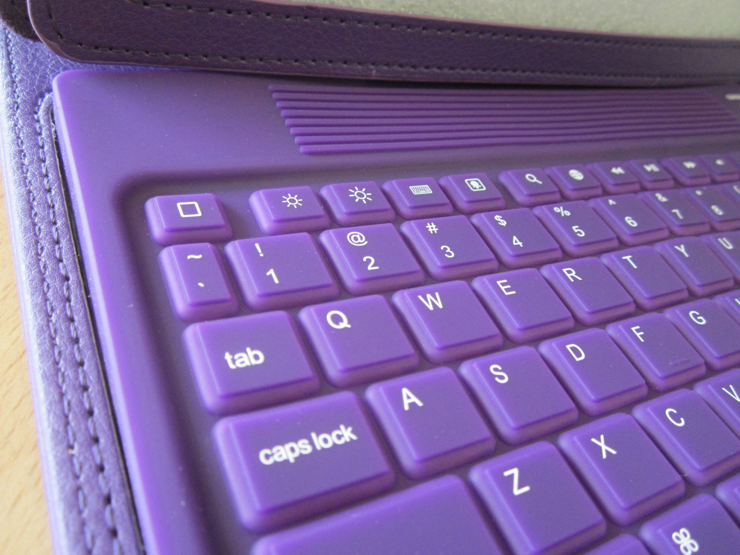 Purple Bluetooth Wireless Keyboard Leather Carry Case/Stand for Old iPad 1,2,3